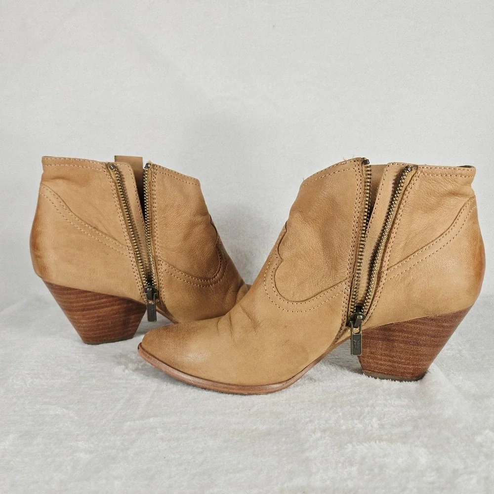 Frye Reina Boots Womens 8 Beige Leather Western Ankle Side Zip Cone Heel Booties